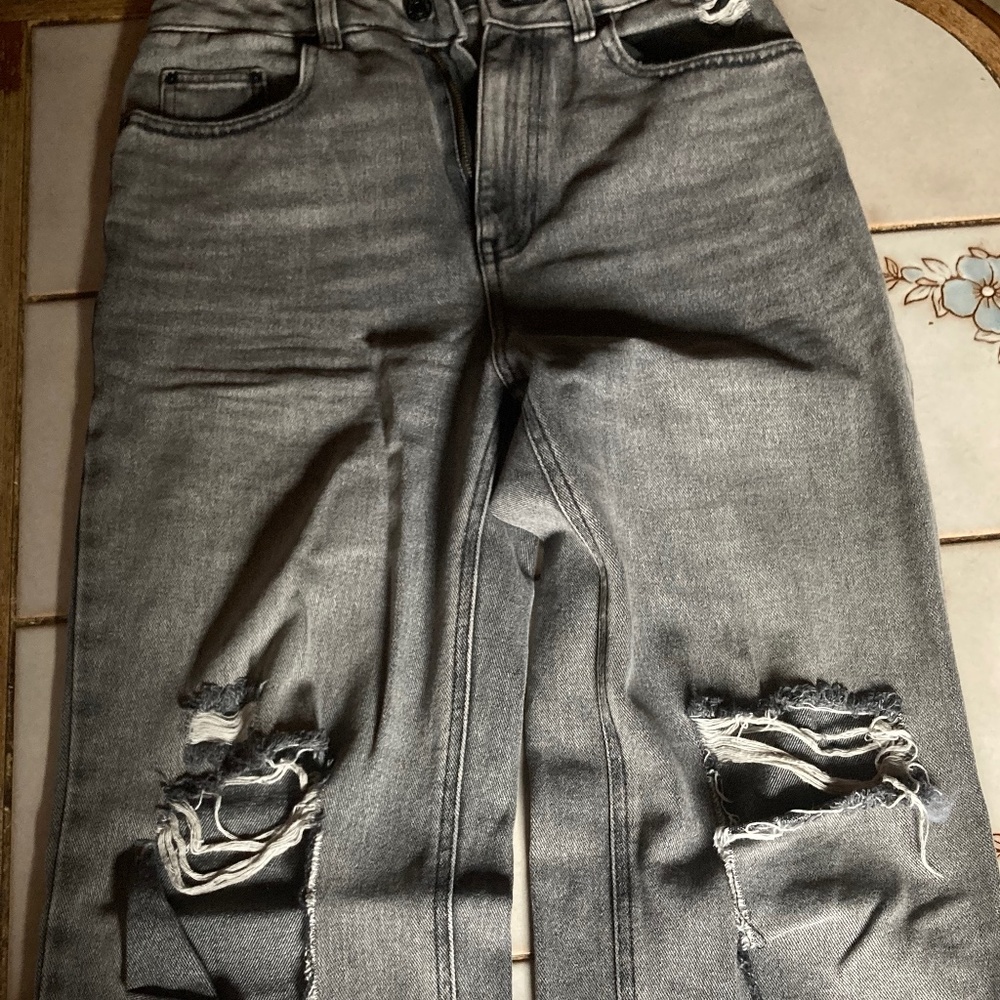 Grey-Black distressed baggy Jeans